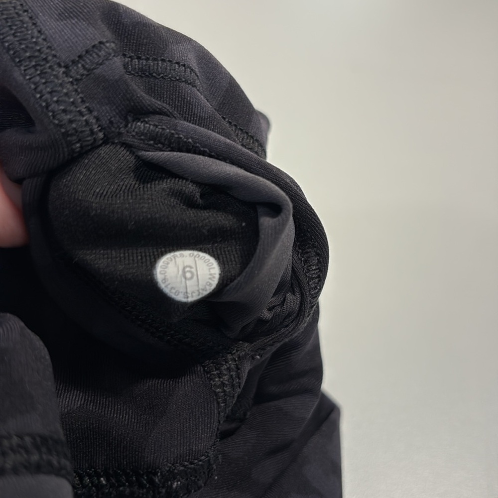 Lululemon Patterned Align 21" Cropped Leggings - image 6